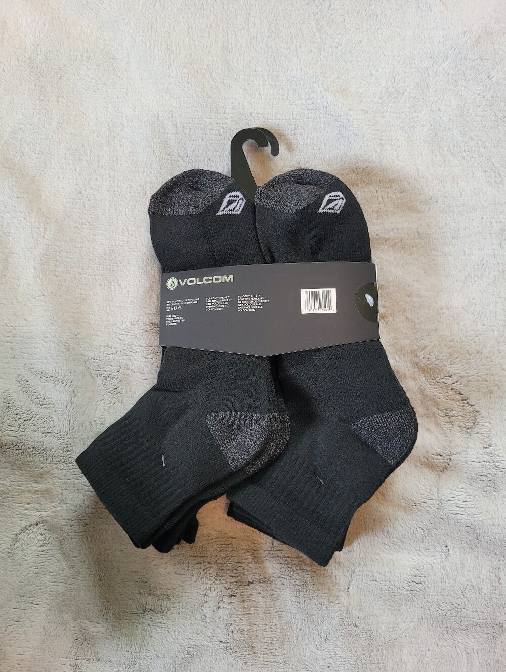 8-Pairs Volcom Mens Size 6-12 Cushioned Quarter Socks Black White Gray - Picture 6 of 10